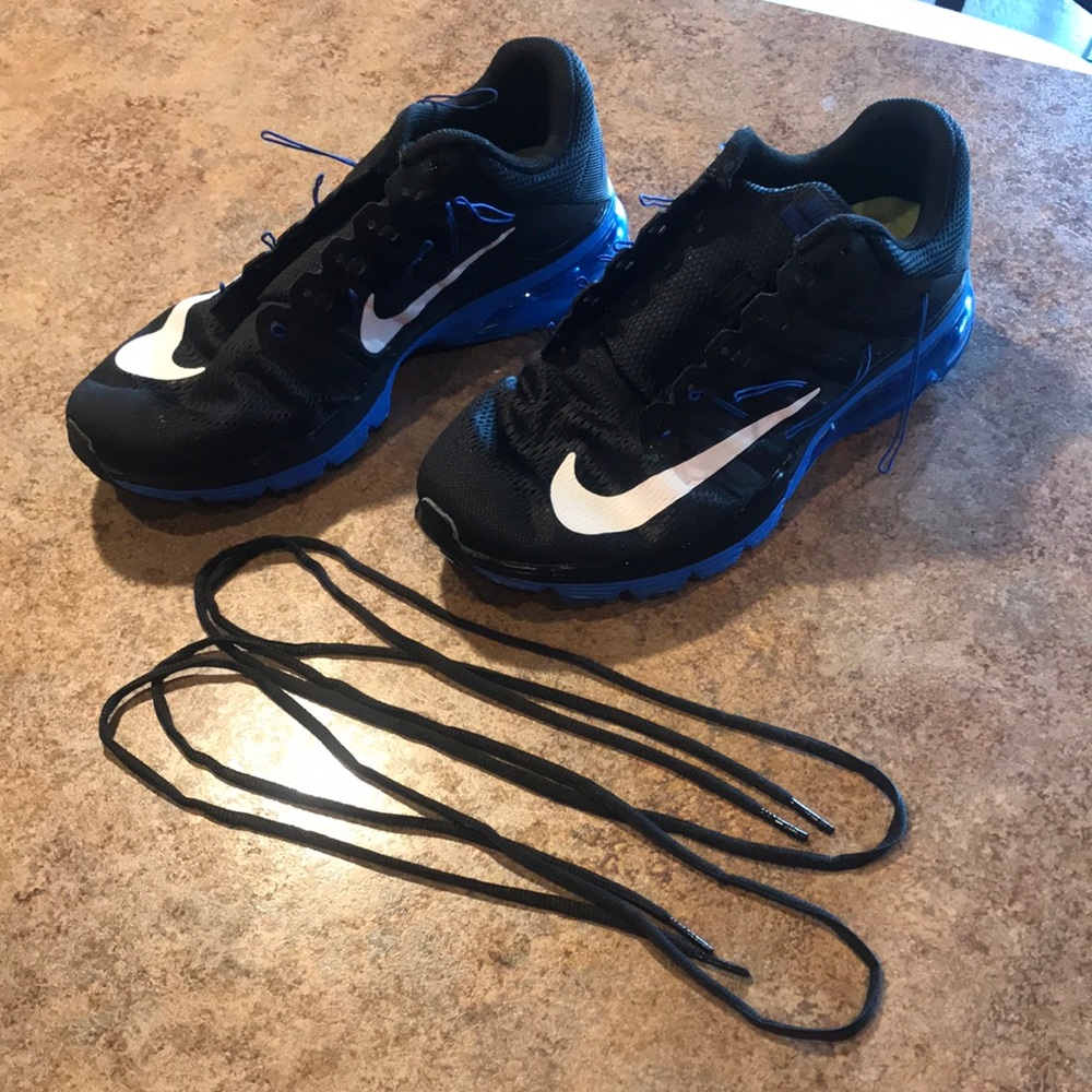 Black Nike air max